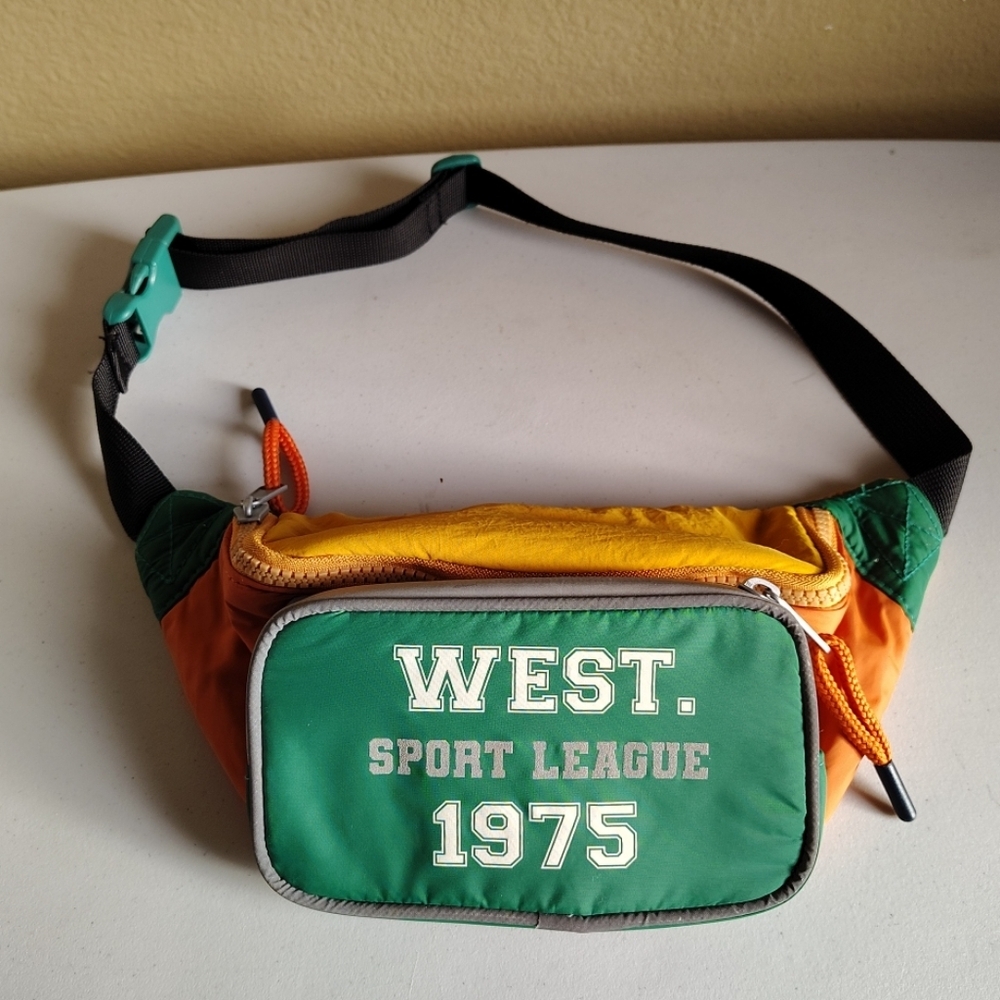 Zara Unisex West. Sport League 1975 Graphic Fanny Pack Belt Bag -Casual Travel
